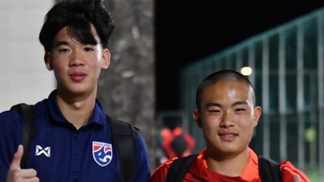 มิตรภาพลูกหนัง! นายด่านทีมชาติไทย 1.91 เมตร เจอ จอมทัพทีมชาติญี่ปุ่น U17