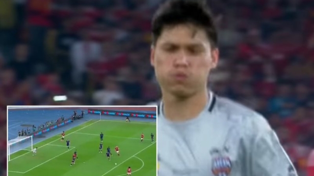 ชมฟอร์มลีลา "ปฏิวัติ คำไหม" นายด่านทีมชาติไทย VS แมนเชสเตอร์ ยูไนเต็ด