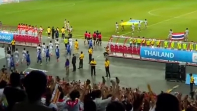 ความรู้สึกแฟนเวียดนาม !! หลังทะลุรอบชิงชนะเลิศ ปะทะ ทีมชาติไทย U19 ศึกชิงแชมป์อาเซียน