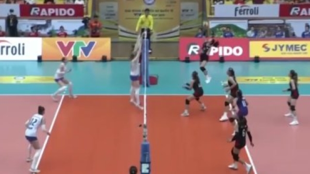 สุดช๊อก !! เกมอย่างเดือด "วอลเล่ย์บอลหญิงทีมชาติไทย" U21 โดนพลิกแซงท้ายเกม แชมป์เก่ารัสเซียขึ้นนำ 1-0