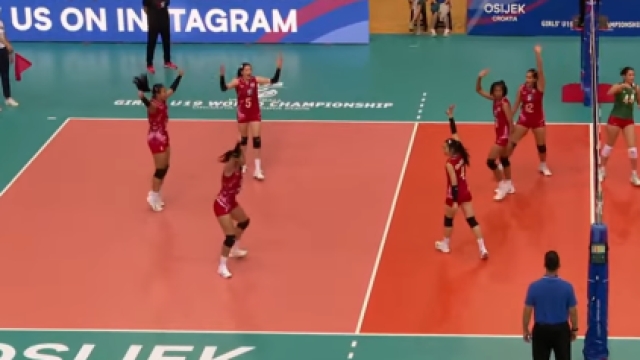 เกมอย่างเดือด! "ทีมสาวไทย" U19 ปิดเซตสองคว่ำชนะ ทีมชาติแคนาดา ท็อป 14 ของโลก