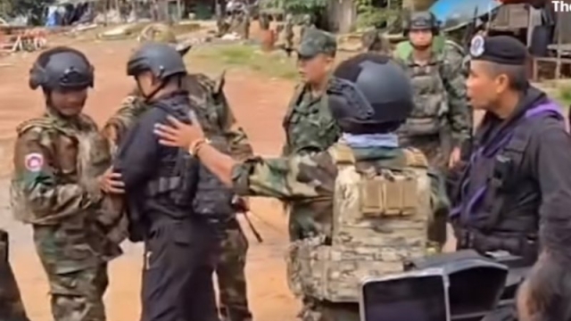 ช่องอานม้า ระอุ !! วินาที ทหารเขมรบุกป่วนคณะทูตผู้สังเกตการณ์ , ทหารไทยถึงขั้นต้องเตือน