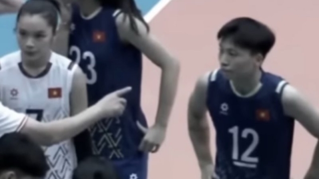 ช็อกวงการ !! สหพันธ์วอลเลย์บอลเวียดนามลงมติบทลงโทษขั้นหนัก "ตู้แช่" ดัง ธิ ฮอง