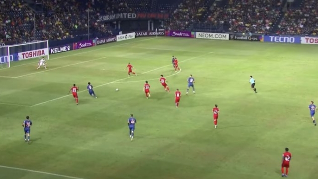 ชมช็อต ศุภณัฏฐ์ ใส่ขวาโค้งๆ พังตาข่าย JDT แฟนมาเลย์แทบร้อง