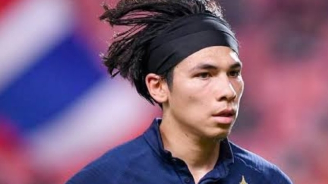 จากเยาวชนฟูแล่ม สู่สตาร์ทีมชาติไทย !! เบนจามิน เดวิส แนวรุกฟอร์มแรง ค่าตัวพุ่งสูงเกือบ 3 เท่า จุดสูงสุดในเส้นทางลูกหนัง