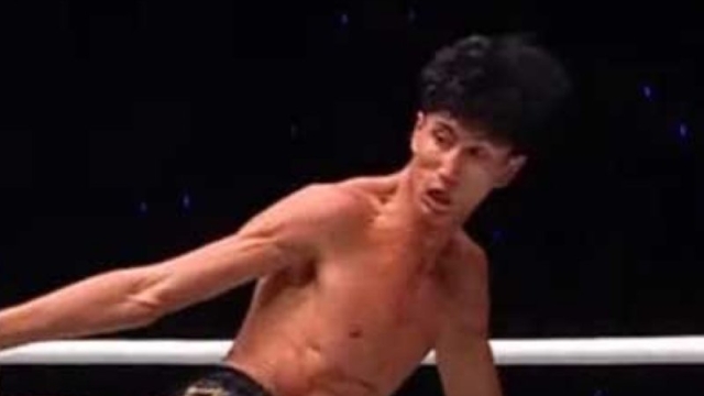 นาบิล อานาน อย่างโหด !! เอ็นนาฮาชิ เจอช็อตเด็ดซัดกล่องดวงใจ ร่วงกลางเวที