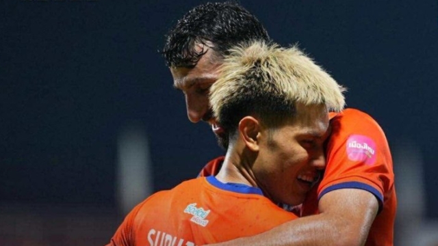 สุดช็อก !! พลังกาญจน์ โดนถล่มยับ 8-0 , แข้งทีมชาติไทยยิงรวม 5 ประตู