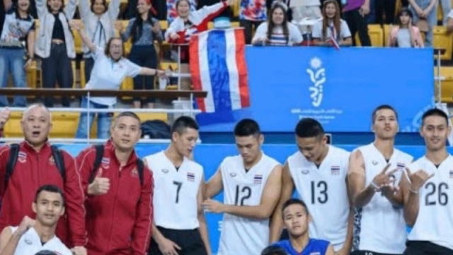 ไทยสะเทือนเอเชีย !! “วอลเล่ย์บอลชายทีมชาติไทย” ทุบซาอุดีอาระเบีย ทะลุรอบตัดเชือก ศึกใหญ่ระดับทวีป