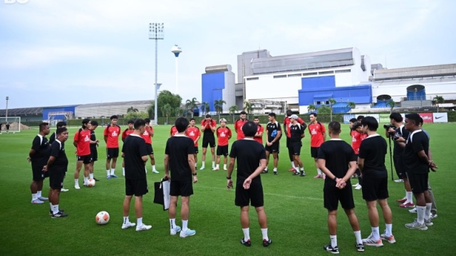 ชมช็อตวินาที “มาซาทาดะ อิชิอิ” อดีตกุนซือทีมชาติไทย คุมทัพ บีจี ปทุม ลงซ้อมเป็นครั้งแรก