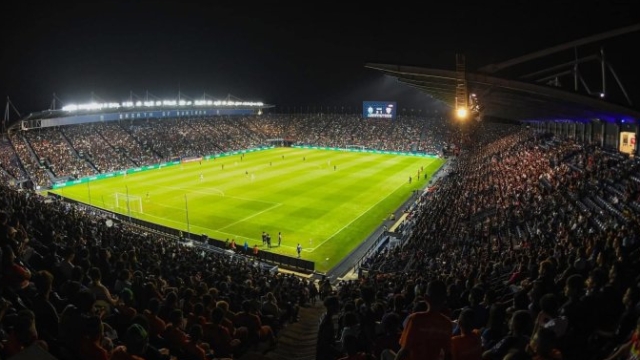 ยักษ์ใหญ่จากจีน สุดช็อก !! โดน บุรีรัมย์ ทีมตัวแทนไทย ยิงนำห่าง 2-0