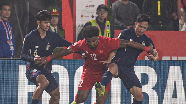 เหงียน ซวน ซอน คัมแบ็ค !! โพสต์ภาพช๊อตปะทะสุภโชค พร้อมแคปชั่นเด็ด จุดกระแสแฟนบอลไทย