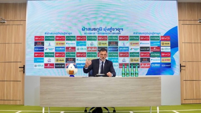 แฟนไทยห้ามพลาด !! ช่องถ่ายทอดสด แอนโธนี ฮัดสัน ประกาศรายชื่อ “ทีมชาติไทย” ชุดบุก ศรีลังกา