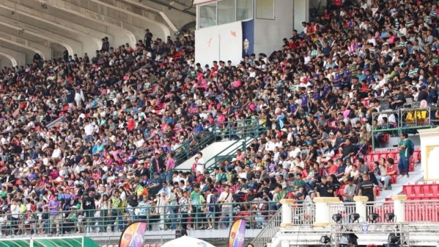 ด่วน! หัวหินวิทยาคม ยิงขึ้นนำ อัสสัมชัญศรีราชา 1-0 รอบชิงอันดับ 3 ศึกแชมป์กีฬา 7HD 2025