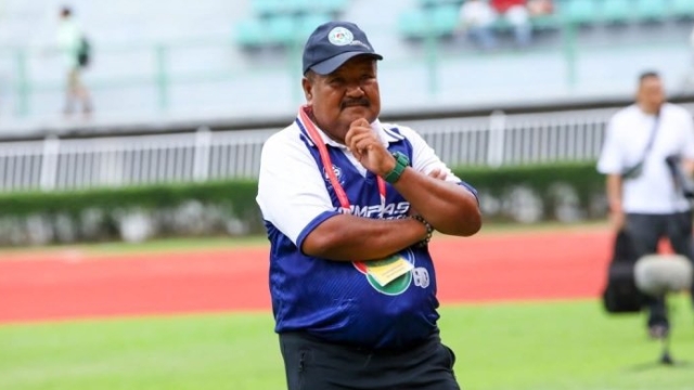 อาจารย์สกล จ่อหมดสัญญา “หมอนทองวิทยา” รอประเมินจะได้ไปต่อหรือไม่