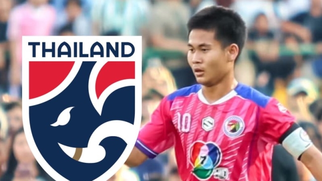 ข่าวด่วน สะเทือนวงการฟุตบอลลาว !! “พายัก สีพะนม” MVP บอล 7 สี ส่อมีสิทธิ์เล่น ทีมชาติไทย