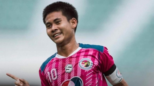 พายัก สีพะนม กัปตันแชมป์บอล 7 สี เตรียมเล่นชุดใหญ่ สะเทือนลีกไทย