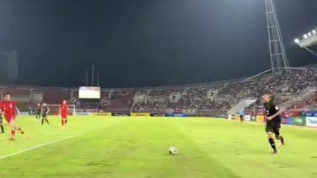 ชมช็อต “สารัช อยู่เย็น” ยิงสุดโหดใส่ ทีมชาติสิงคโปร์ นี่ล่ะสาเหตุ แอนโธนี ฮัดสัน เรียกติดทีมชาติไทย