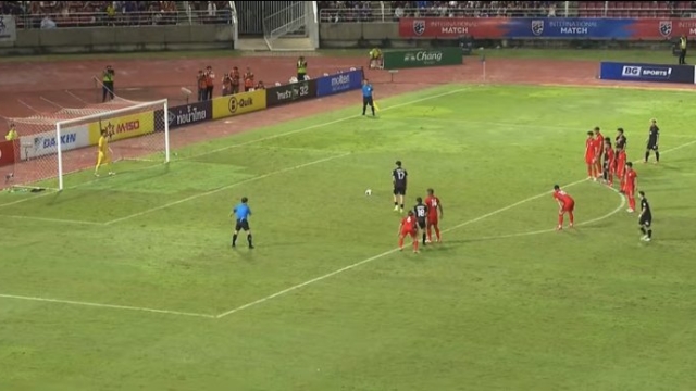 ชมช็อต จู๊ด เบลล์ สปีดแซงเรียกจุดโทษให้ “ทีมชาติไทย” ก่อนลุกขึ้นมายิงเอง