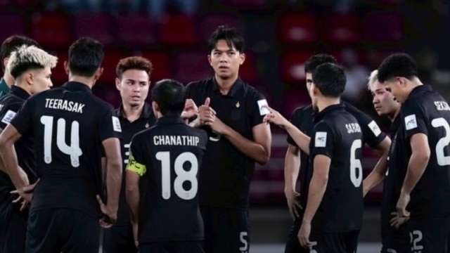 สื่อลูกหนังต่างประเทศชื่อดัง !! ชี้ชัดเจอจุดอ่อน “ทีมชาติไทย” แอนโธนี ฮัดสัน