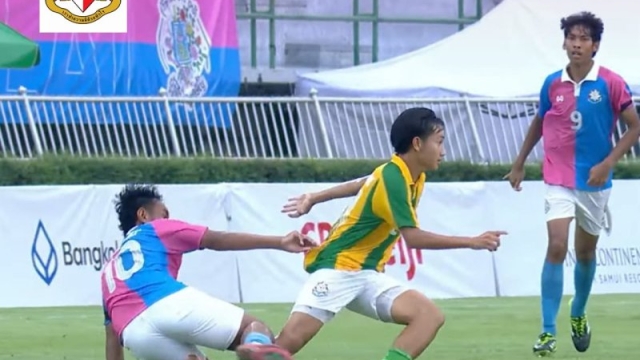 เกมอย่างเดือด! 2 ใบแดง “เทพศิรินทร์” ทุบ สวนกุหลาบ กระหึ่มศุภชลาศัย