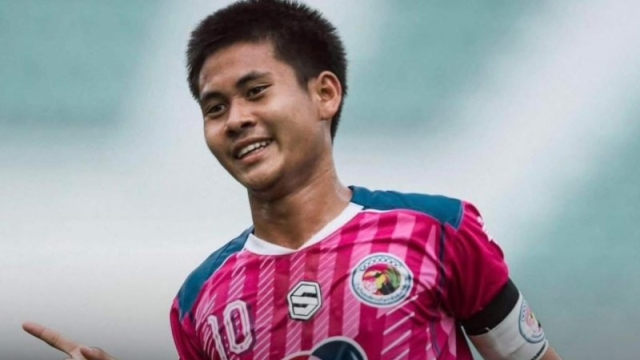 ฮือฮา !! 3 แข้ง อบจ.ชัยนาท แชมป์บอล 7 สี ถูกดันขึ้นทีมชุดใหญ่ ชัยนาท ฮอร์นบิล เลกสอง