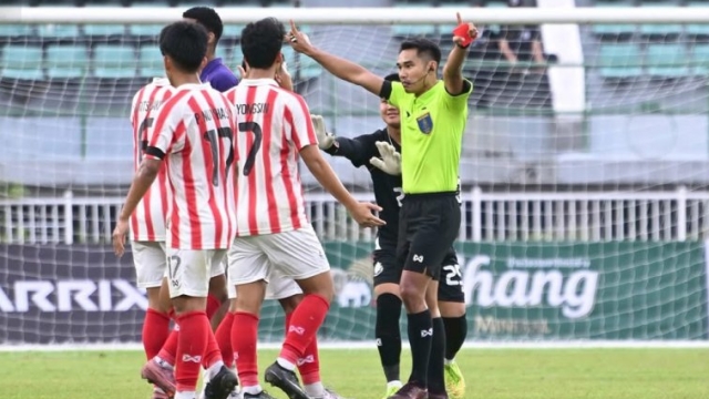 ด่วน! จตุรมิตร แถลงการณ์หลังกรรมการตัดสินผิดพลาด มีมติยกเลิกใบแดงแข้งอัสสัมชัญ เตรียมใช้ Video Support