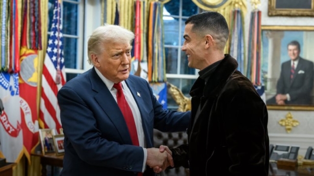 ฮือฮา !! คริสเตียโน่ โรนัลโด้ โพสต์ความรู้สึกหลังบุกทำเนียบขาว “โดนัลด์ ทรัมป์” เชิญร่วมงานเลี้ยงสุดหรู