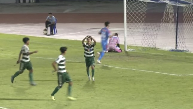 ด่วน! สนามแทบแตก “เต วรากร” ยิงให้ “หมอนทองวิทยา” พลิกขึ้นนำ “เรือขนฝัน” บางบาล 2-1