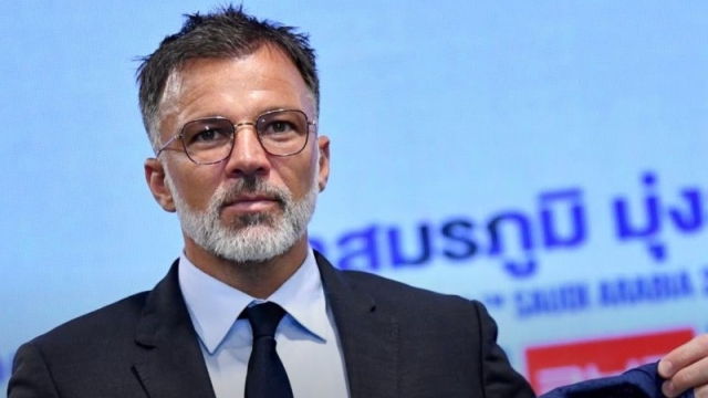 แอนโธนี ฮัดสัน เจรจาดึง “แบ็คเทพยุโรป” เสริมแกร่ง ทีมชาติไทย ชี้ชะตาเอเชีย 