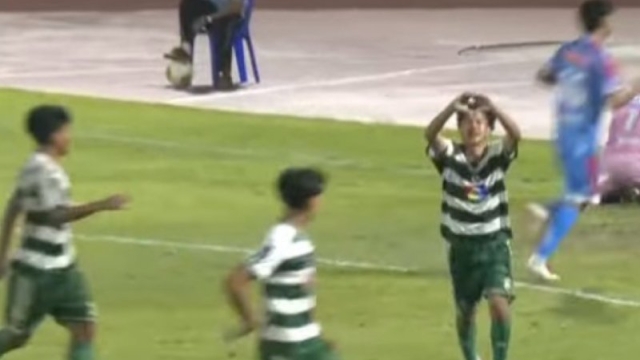 สนามแทบแตก !! หมอนทองวิทยา ดวลเดือดจุดโทษระทึกพ่าย ท่าข้ามพิทยาคม 5-7