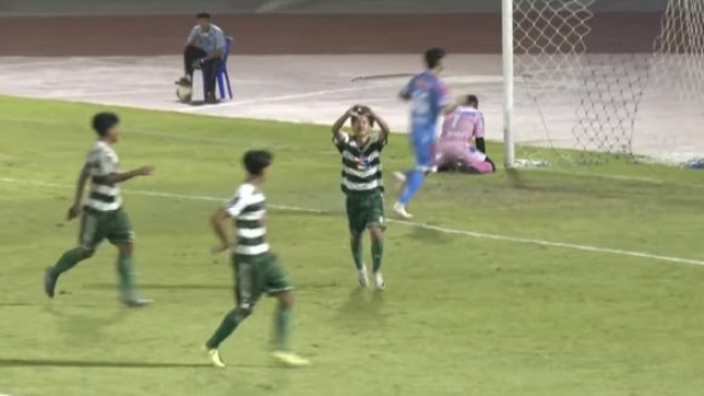 สนามแทบแตก !! “เต วรากร” แผลงฤทธิ์ ยิงพา หมอนทอง บุกนำห่าง ทีม ก้อง ห้วยไร่ 4-0