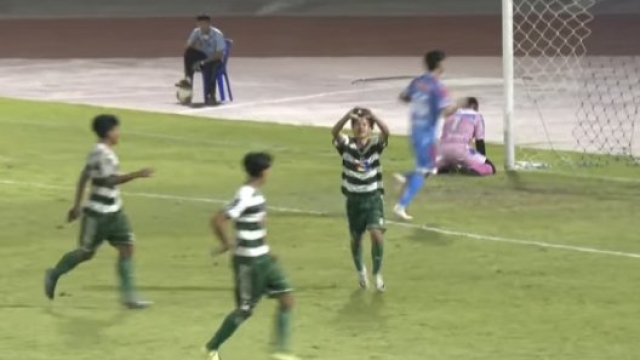 ด่วน! สนามแทบแตก หมอนทองวิทยา ยิงขึ้นนำ Sparrow FC 1-0