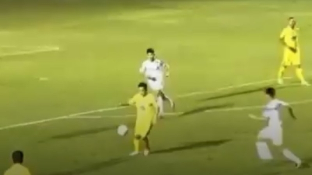 ดัสกร ทองเหลา แข้งตำนานทีมชาติไทย โพสต์ช๊อตเก๋า !! สกิลเทพทำ แข้งเยาวชน อบจ.ชัยนาท หาบอลไม่เจอ