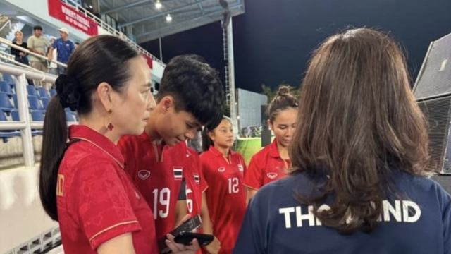 “มาดามแป้ง” เคลื่อนไหวล่าสุด !! หลังฟุตบอลหญิงทีมชาติไทย พ่ายจุดโทษฟิลิปปินส์ พลาดเข้าเข้าชิงชนะเลิศ
