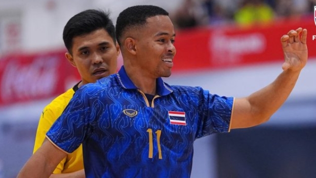 ครึ่งแรกอย่างเดือด !! “เทพเหม็ด” ยิงพา “ทีมชาติไทย” นำห่าง มาเลเซีย 3-1