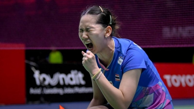 ไทยสะเทือนเวทีโลก !! “หมิว พรปวีณ์” โชว์ฟอร์มแกร่งคว่ำ “เมย์ รัชนก” ประเดิม World Tour Finals 2025