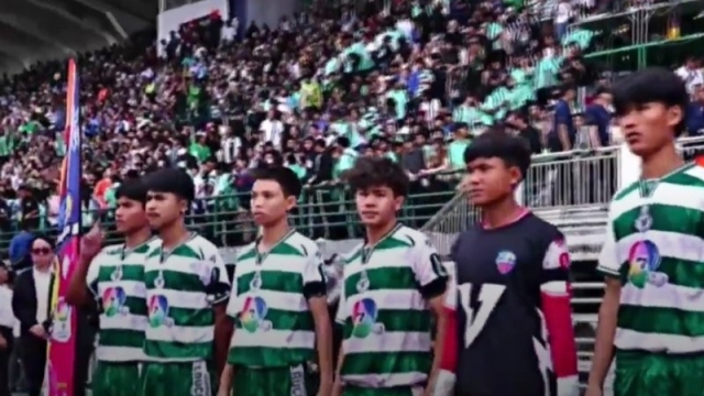 แฟนไทยได้เฮ !! ช่องทางถ่ายทอดสด “หมอนทองวิทยา” บุกปะทะ โรงเรียนนนทบุรีวิทยาลัย