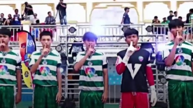 แฟนไทยเตรียมชม !! ช่องทางถ่ายทอดสด “หมอนทองวิทยา” กระทบไหล่ ยอดแข้งระดับโลก “สตีฟ แม็คมานามาน”