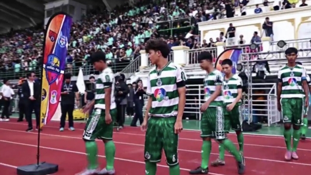 ด่วน !! กำลังจะลงสนาม ช่องทางชม “หมอนทองวิทยา” ปะทะ ทีม VIP จรเข้สามพัน