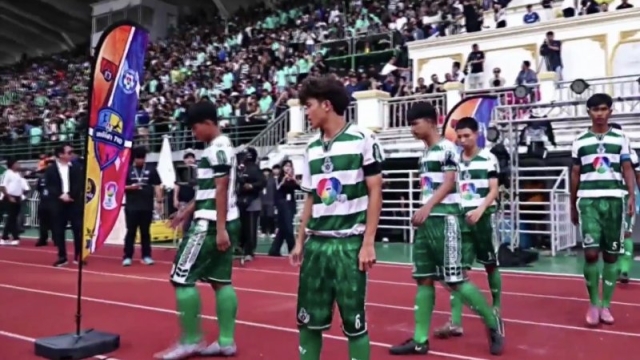 ด่วน !! ช่องทางถ่ายทอดสด “หมอนทองวิทยา” ปะทะ ทีมดาราภาพยนต์ ”บอปดิ๊บดิบ“