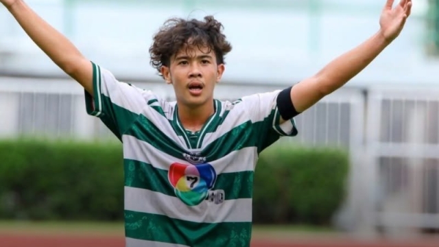 สะเทือนวงการลูกหนังไทย !! “วิเตญา แห่งบางน้ำเปรี้ยว” วรากร ช่างเขียนดี คว้ารางวัล Ballon Youth 2025