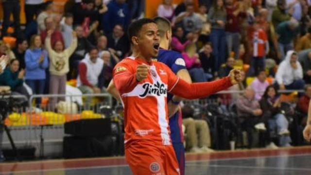 ไทยกระหึ่มสเปน !! “เทพเหม็ด” ยิงประตูอีกแล้ว ก่อนบินช่วย “ทีมชาติไทย”