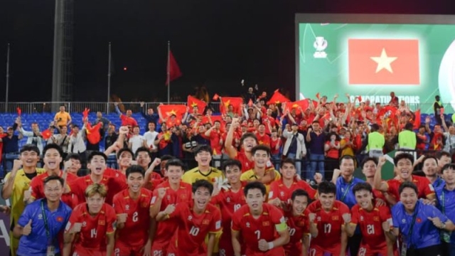 ทีมชาติเวียดนาม จารึกประวัติศาสตร์ใหม่ !! ทีมแรกของ “อาเซียน” ยังไม่เคยมีทีมไหนทำได้มาก่อน