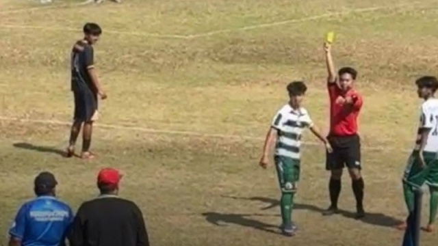 วินาทีเดือด !! ชมช็อต “วิเตญา” จอมทัพหมอนทองวิทยา ห้ามทั้งกรรมการ ห้ามเพื่อนร่วมทีม ห้ามนอกสนาม