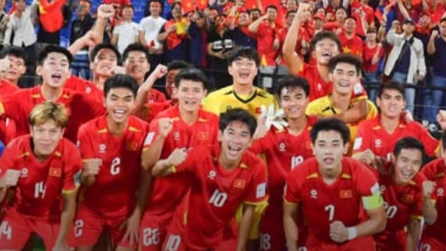 สุดอึ้ง !! สื่อเวียดนามเผยเส้นทาง “ทัพดาวทอง” ทะลุถึง “รอบชิงชนะเลิศ” คู่แข่งหนึ่งเดียวคู่ควรเจอเวียดนามรอบชิง