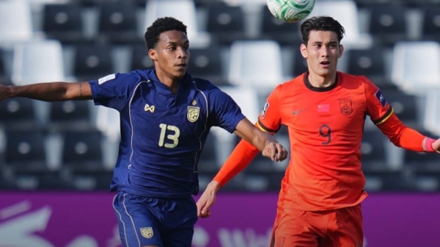 ความรู้สึกแฟนจีน !! หลังเห็นจีนโดน “ทีมชาติไทย” บุกอย่างหนัก ก่อนจะยันเสมอได้