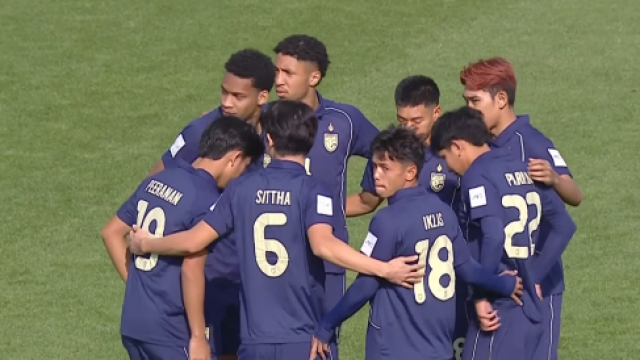 ทีมชาติไทย บุกอย่างหนัก !! สถานการณ์ครึ่งแรกเสมอ “ทีมชาติจีน” 0-0