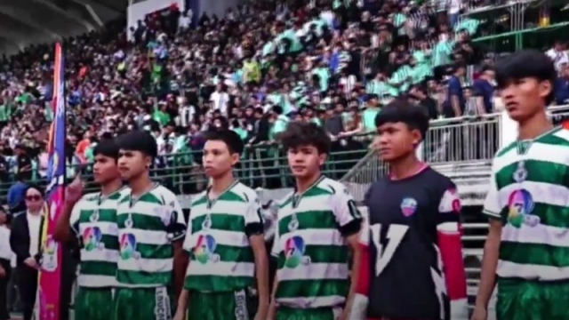 วันนี้แฟนไทยห้ามพลาด !! เตรียมชม “หมอนทองวิทยา” ปะทะ โรงเรียนวิทยาราษฎร์รังสรรค์