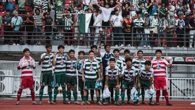 เกมอย่างเดือด !! หมอนทองวิทยา บุกยิงขึ้นนำ โรงเรียนสมุทรสาครวุฒิชัย 1-0