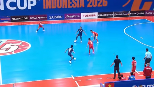 ครึ่งแรกอย่างเดือด !! “ทีมชาติไทย” บุกอย่างหนัก ยังเสมอ เวียดนาม 0-0